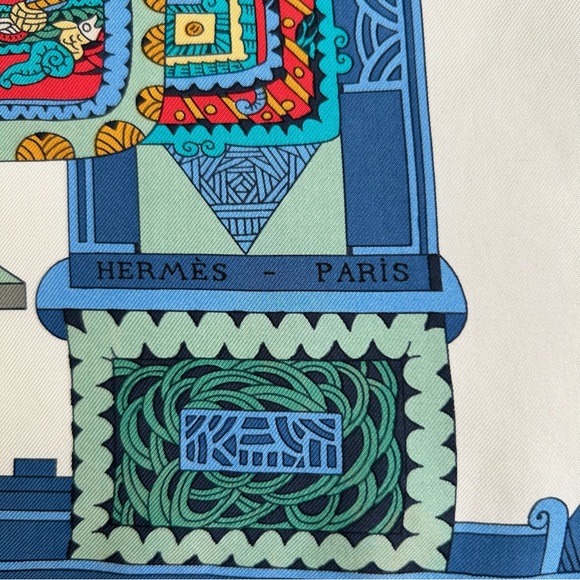 •Hermes Paris Astres et Soleils Silk Handrolled Scarf 34”x34” Made in France - Picture 6 of 16